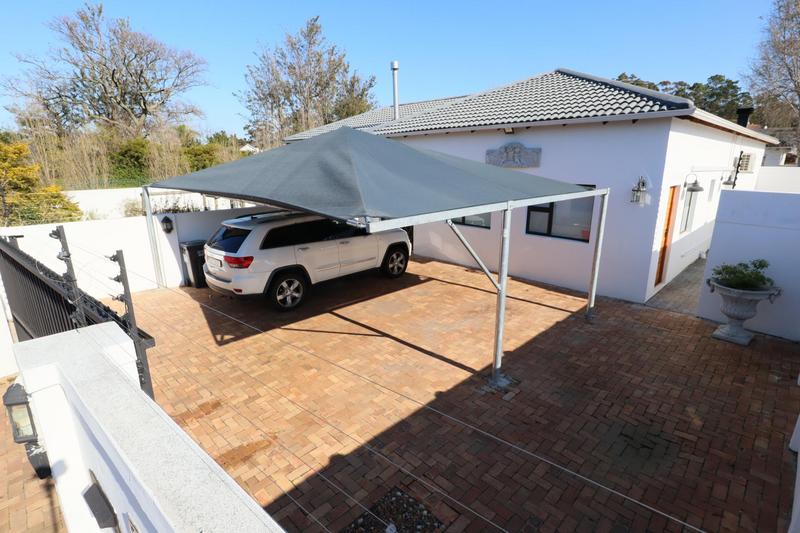 5 Bedroom Property for Sale in Golden Acre Western Cape